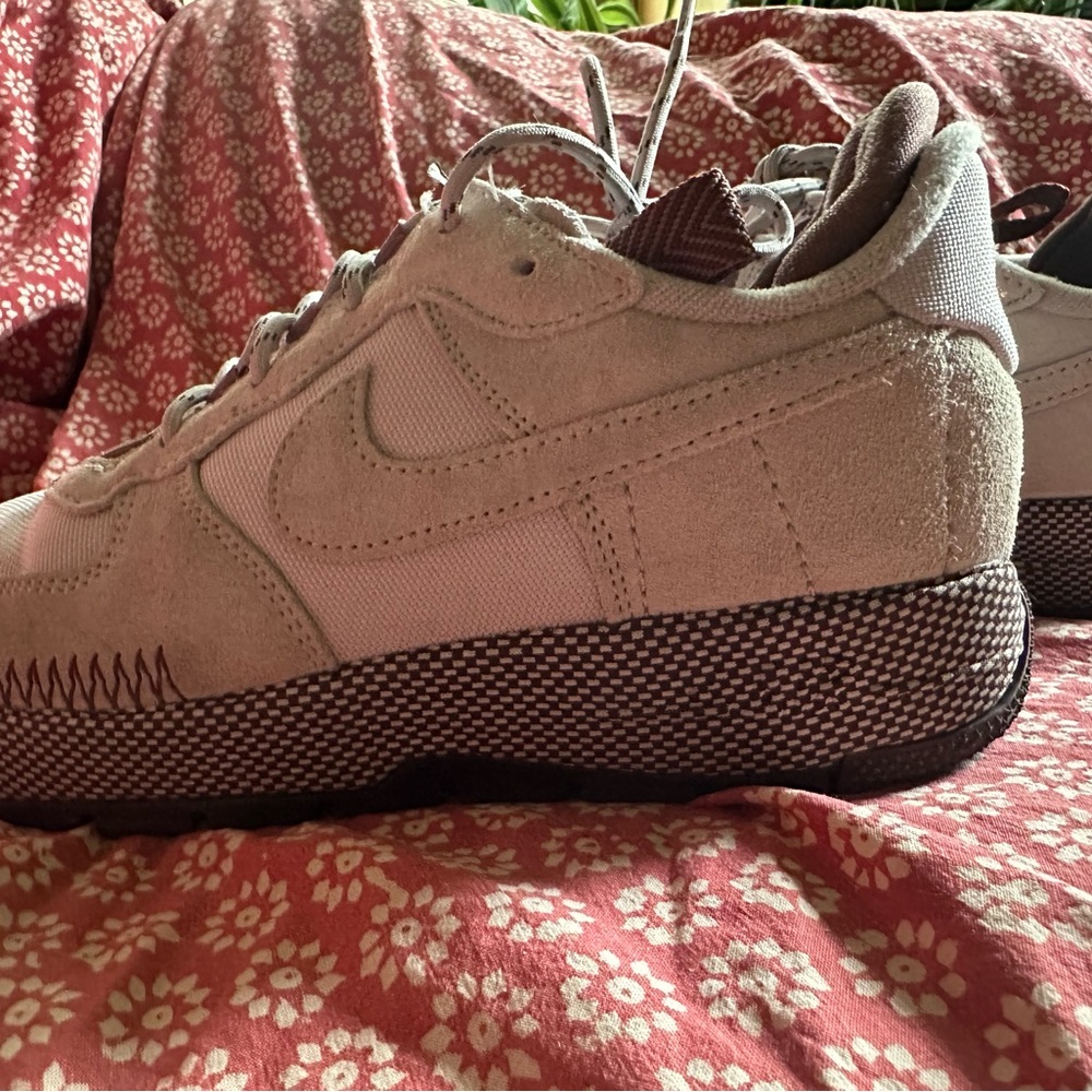 Nike mauve suede